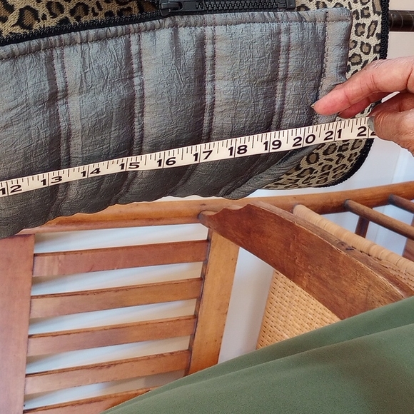 Wild, Ladies, Puffer Vest Size:M Color: Silver - Picture 6 of 9